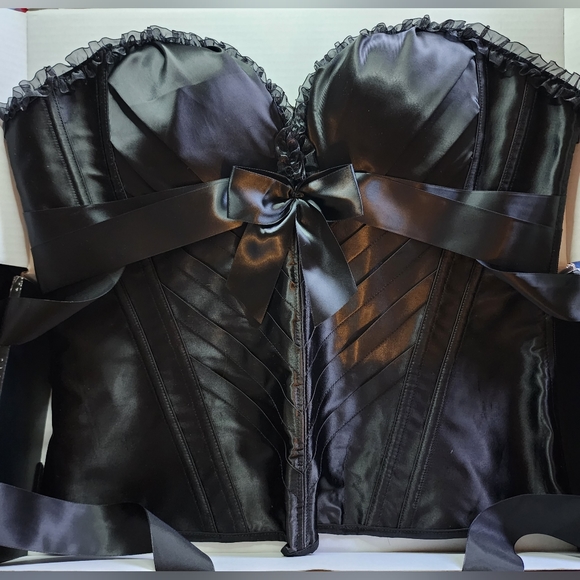 Boned Corset - Picture 1 of 4